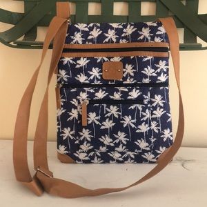 Stone Mountain Blue Palm Tree Travel Crossbody Bag